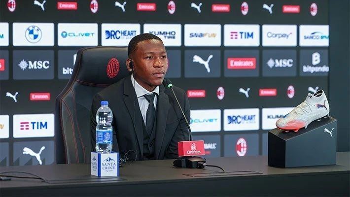 举办了新援, 严肃认真 举办了新援, 严肃认真