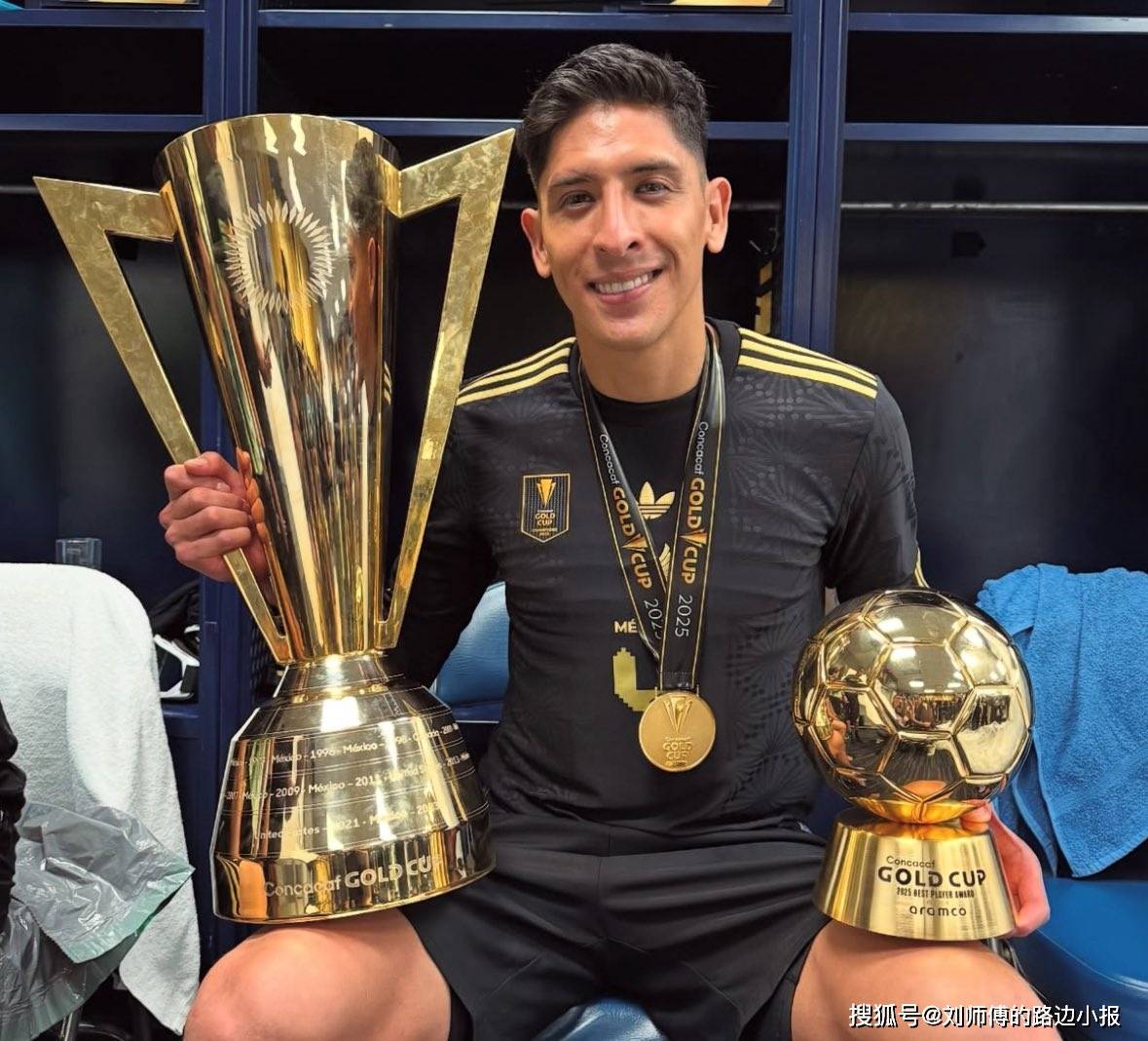 image, 阿贾克斯已, 至少两家英