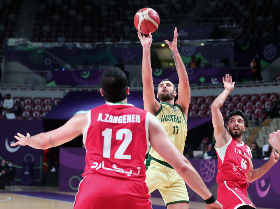 uyr, 新华社记者